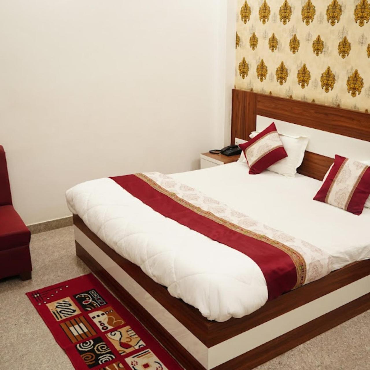 Hotel The Ramay Palace Ayodhya Exterior foto